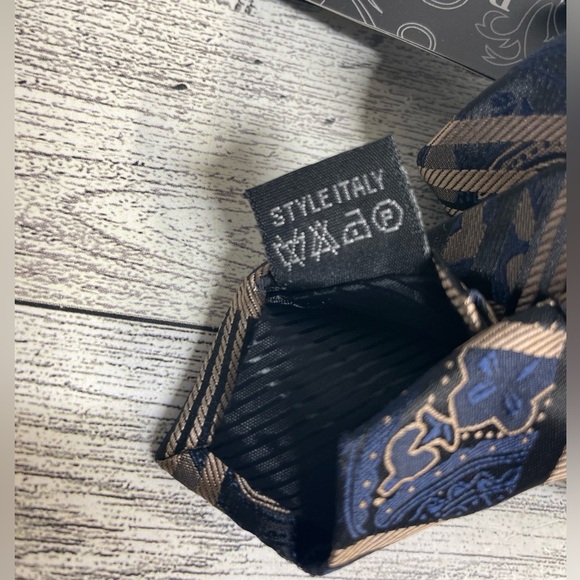 Barry Wang Silk Tie Blue And Gold New With Tags - Picture 8 of 10